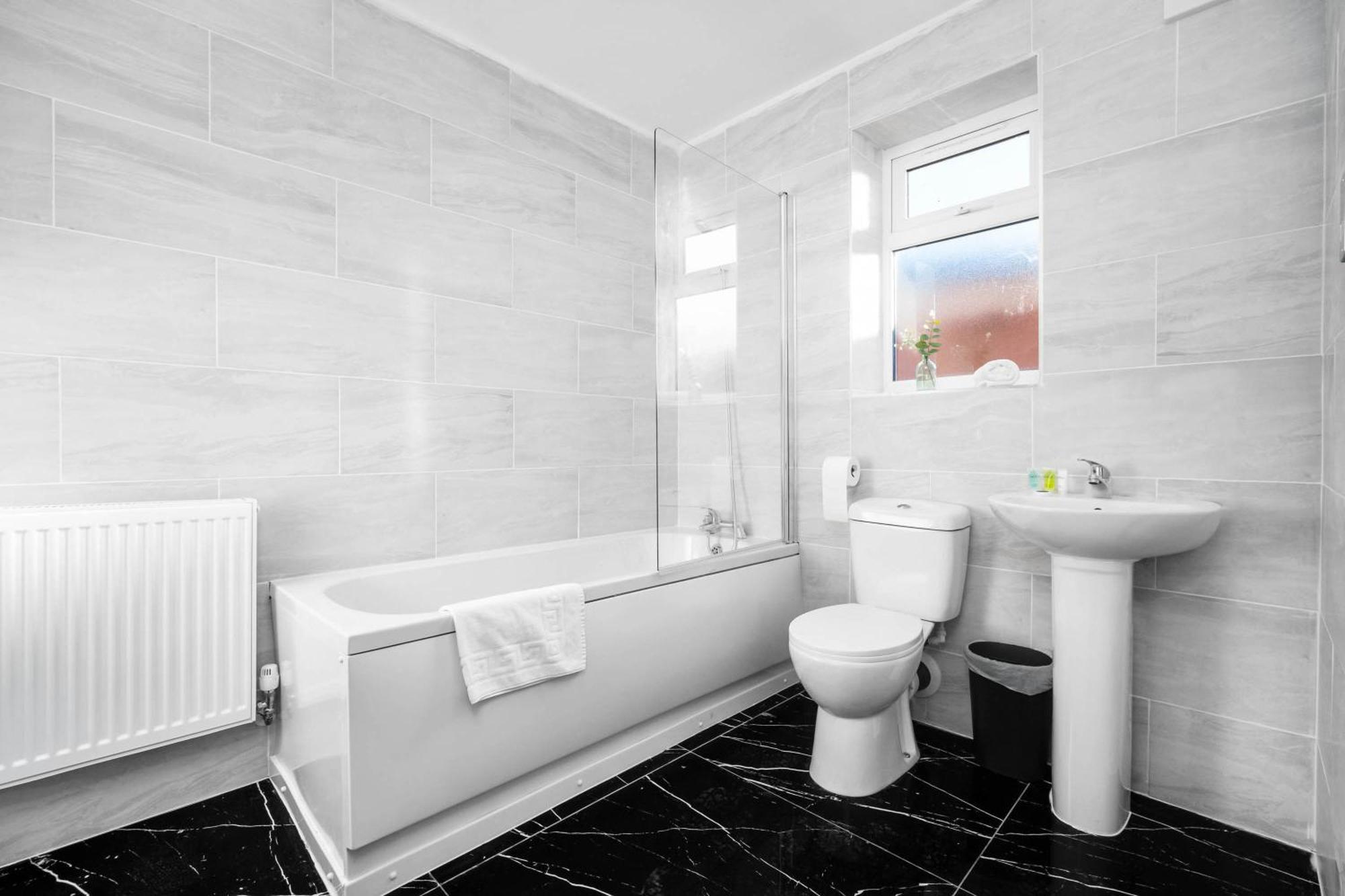 Modern Apartment - Cradley Heath - Top Rated - Netflix - Wifi - 1Mh 스메디크 외부 사진